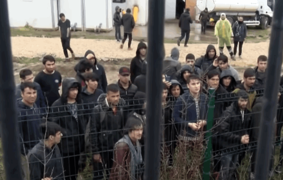 POVERLJIVI DOKUMENT KRUNSKI DOKAZ: Srbija gradi ogradu zbog migranata, niko ne zna ko će to da plati! (FOTO)